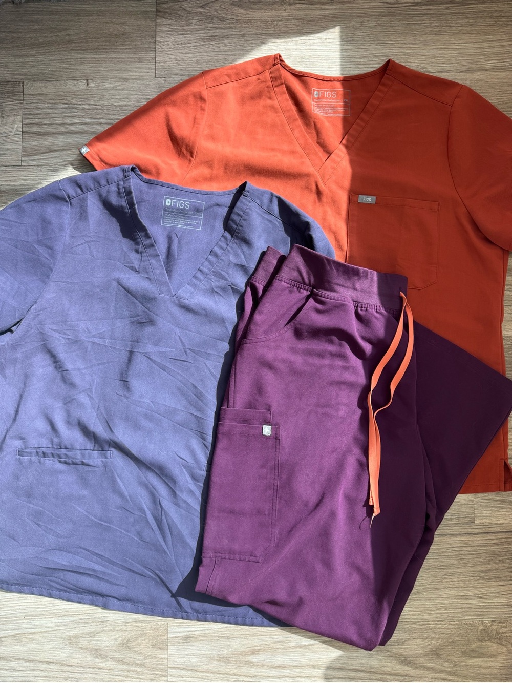 Figs Technical Collection Medical Scrubs Set - 2 V-Neck Tops & 1 Cargo Pant 2XL